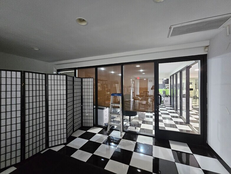 More Photos Of 2027 Laura Ave, Huntington Park Manufacturing For Sale