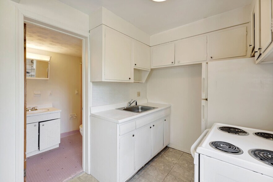 More Photos Of 3331 Parkcrest Ln, Cincinnati Apartments For Sale