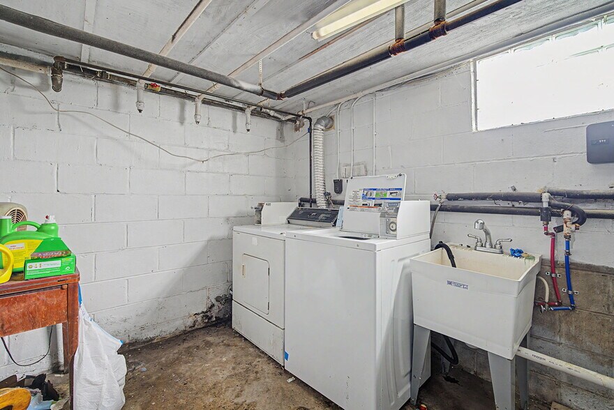 More Photos Of 526-532 Corona Ave, Dayton Apartments For Sale