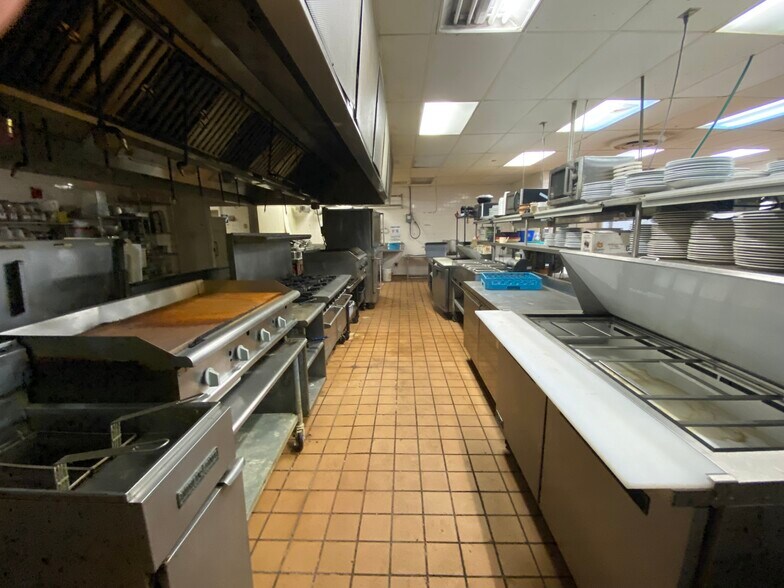 More Photos Of 901 Dual Hwy, Hagerstown Restaurant For Sale