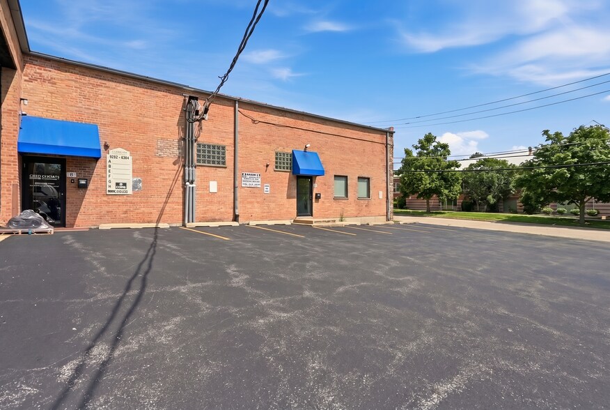 More Photos Of 6502-6504 W Joliet Rd, Countryside Office For Sale