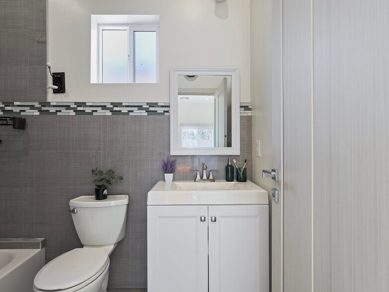 More Photos Of 15801 Chatsworth St, Granada Hills Apartments For Sale