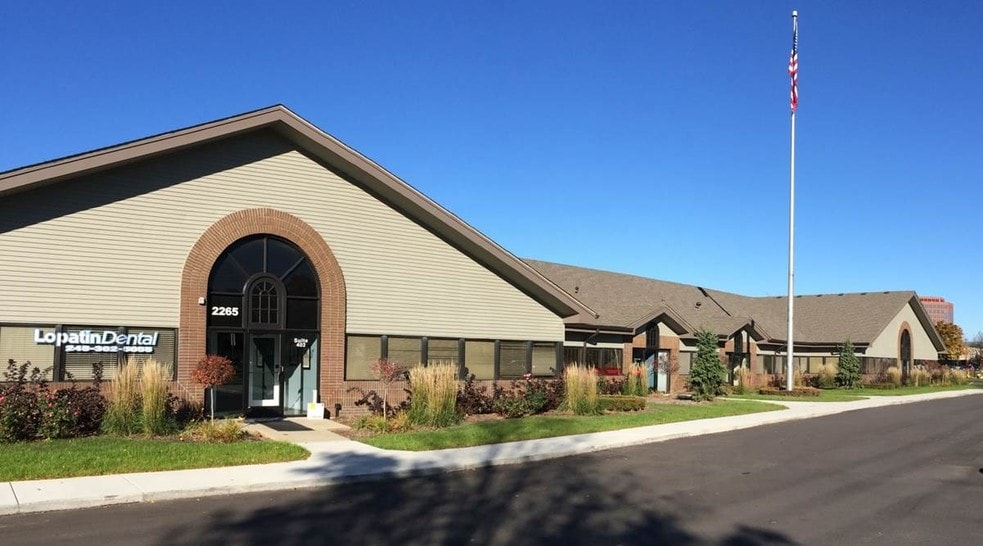 Primary Photo Of 2265 Livernois Rd, Troy Office For Lease