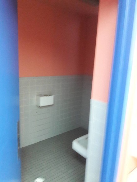 More Photos Of 887 Crotona Pky N, Bronx Apartments For Lease