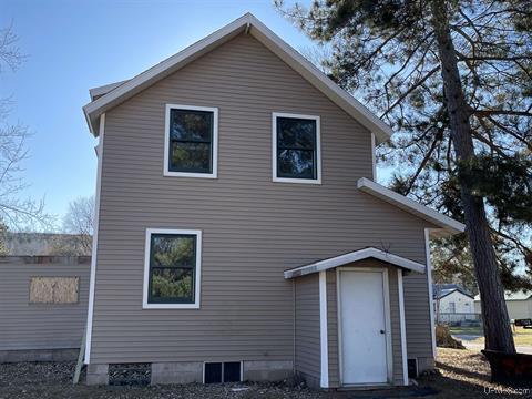 More Photos Of 713 Kloman Ave, Republic Light Manufacturing For Sale