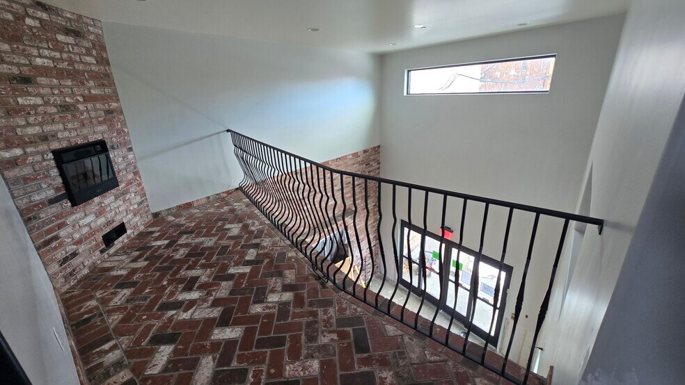 More Photos Of 1912 4th St, La Grande General Retail For Lease