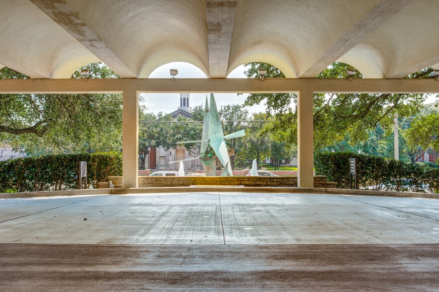 More Photos Of 6211 W Northwest Hwy, Dallas Apartments For Sale