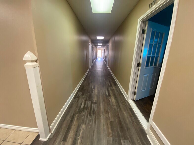 More Photos Of 111 W 5th St, Tyler Loft Creative Space For Lease