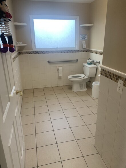 More Photos Of 1361 St Georges Ave, Rahway Office For Sale