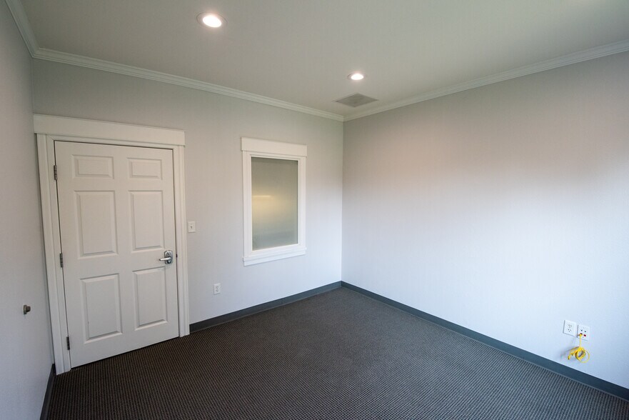 More Photos Of 68 Inverness Ln E, Englewood Loft Creative Space For Lease