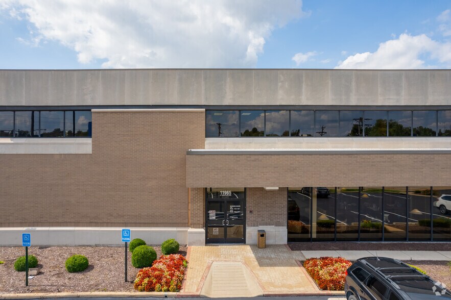 More Photos Of 11965 St. Charles Rock Rd, Bridgeton Office For Lease