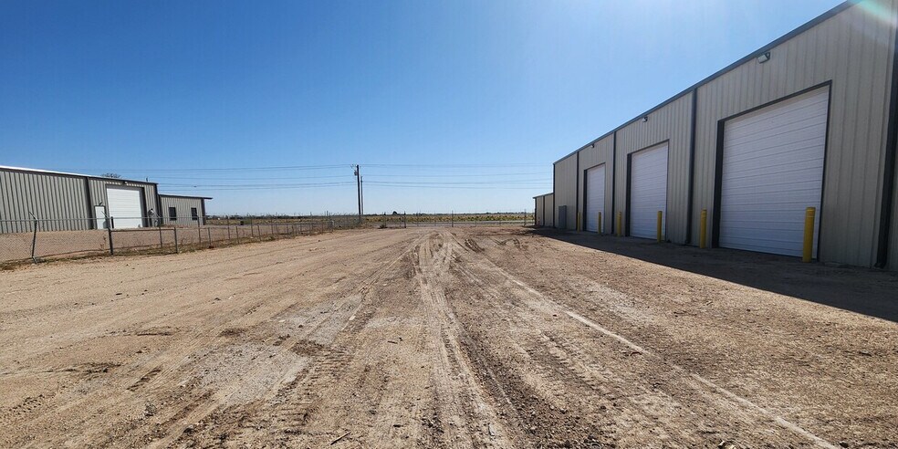 More Photos Of 6712 FM 715, Midland Warehouse For Lease