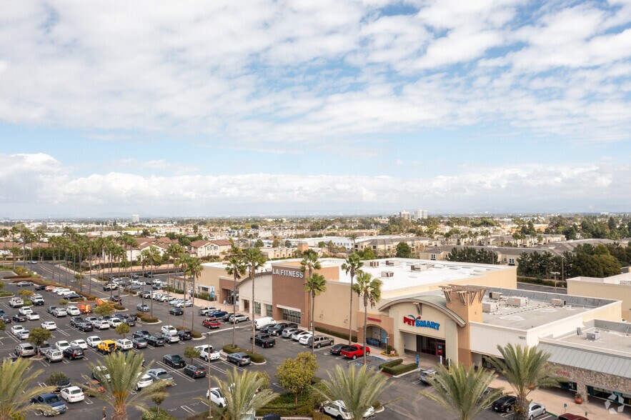 More Photos Of 7201 Yorktown Ave, Huntington Beach Unknown For Lease