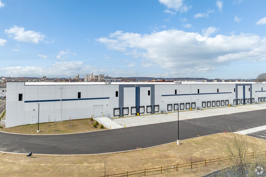 More Photos Of 122 8th St, Passaic Distribution For Lease