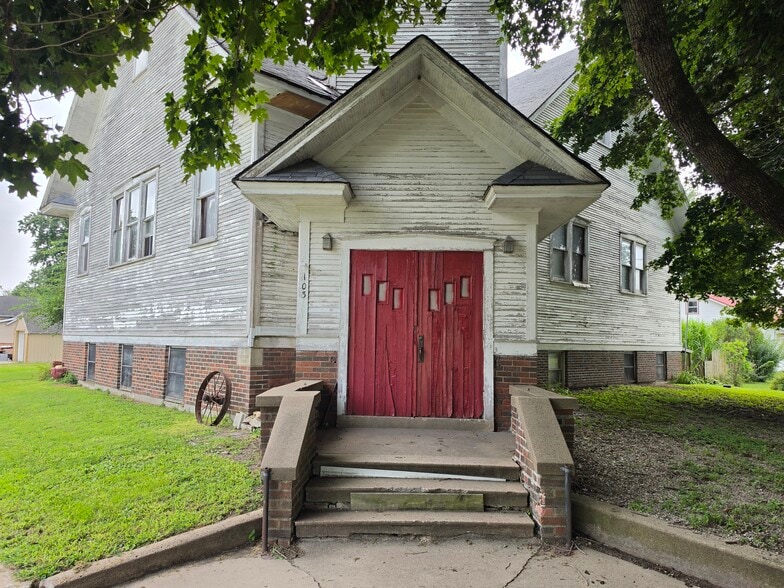Primary Photo Of 103 Pearl St, Thornburg Specialty For Sale