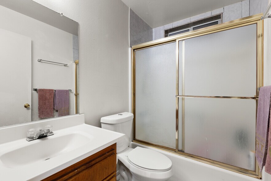 More Photos Of 420 W Windsor Rd, Glendale Apartments For Sale