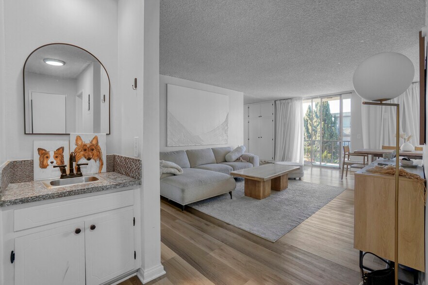 More Photos Of 8011 Romaine St, Los Angeles Apartments For Sale