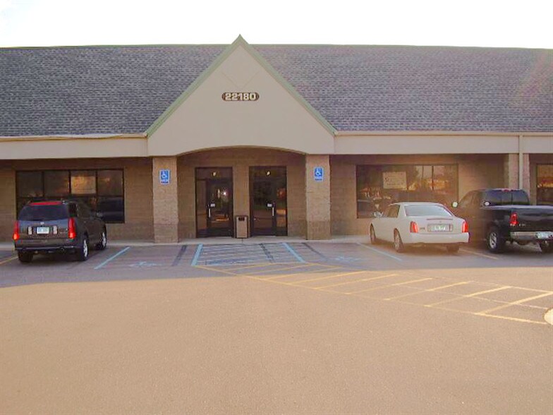 More Photos Of 22180 Pontiac Trl, South Lyon Office For Lease