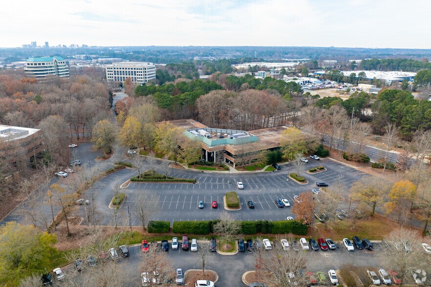 More Photos Of 3128 Highwoods Blvd, Raleigh Office For Lease