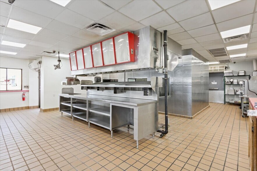 More Photos Of 912 N 38th St, Killeen General Retail For Sale