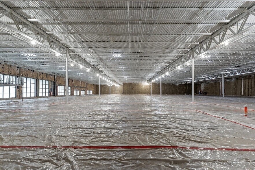 More Photos Of 41128-41496 Ann Arbor Rd E, Plymouth Storefront For Lease