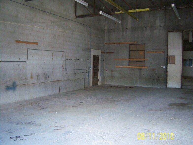 More Photos Of 221 W Main St, Elko Warehouse For Lease