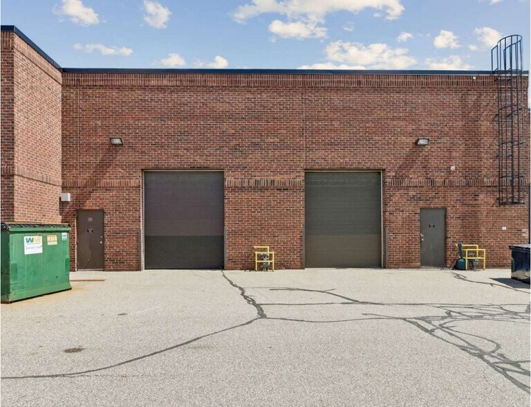 More Photos Of 242 Applewood Cres, Vaughan Light Manufacturing For Sale