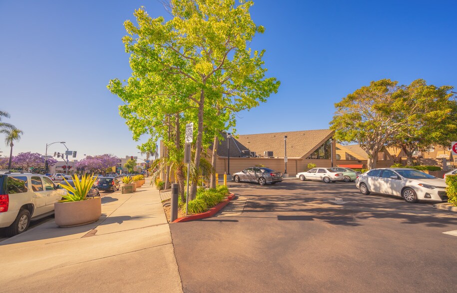 More Photos Of 905-915 Pearl St, La Jolla Freestanding For Lease