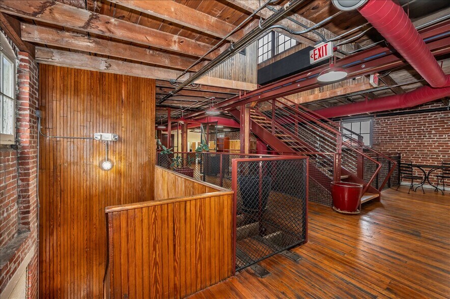 More Photos Of 47 E All Saints St, Frederick Loft Creative Space For Sale