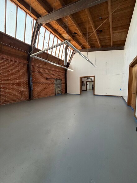 More Photos Of 5221 Pacific Blvd, Huntington Park Warehouse For Lease