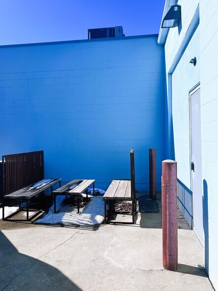 More Photos Of 5091 W Brown Deer Rd, Milwaukee Freestanding For Sale