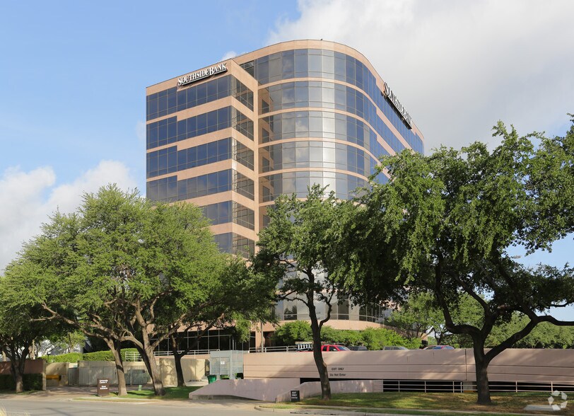 More Photos Of 1320 S University Dr, Fort Worth Office For Lease