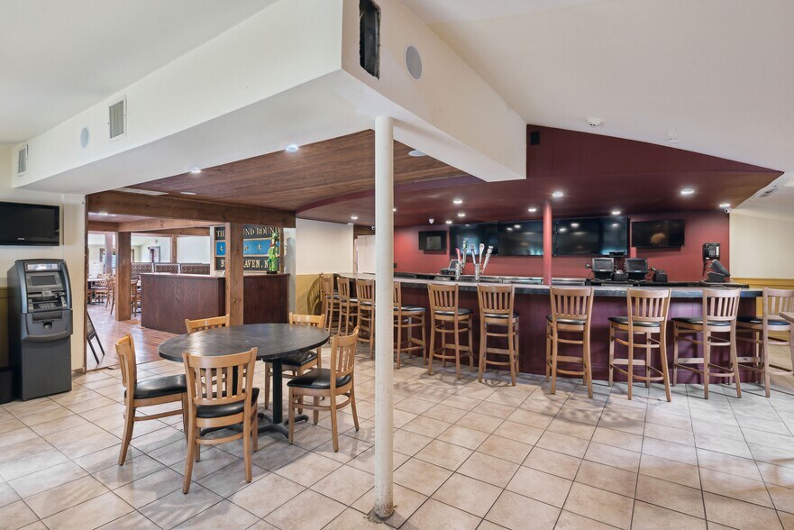 More Photos Of 2647 Montauk Hwy, Brookhaven Restaurant For Sale