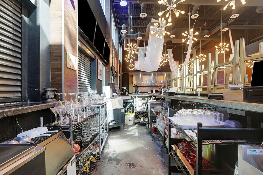 More Photos Of 122 S Howard Ave, Tampa Restaurant For Lease