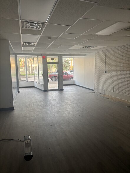 More Photos Of 140-148 Middle Ave, Elyria Office For Lease