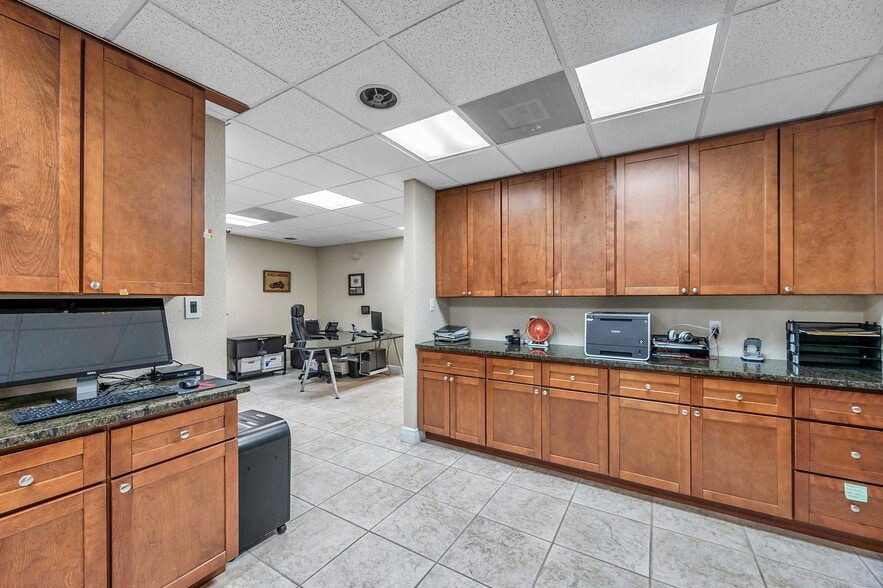 More Photos Of 5223 Park Blvd, Pinellas Park Office For Sale