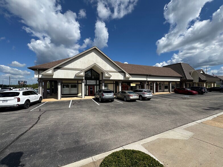 More Photos Of 1026 Palisades Blvd, Osage Beach Storefront Retail Office For Lease