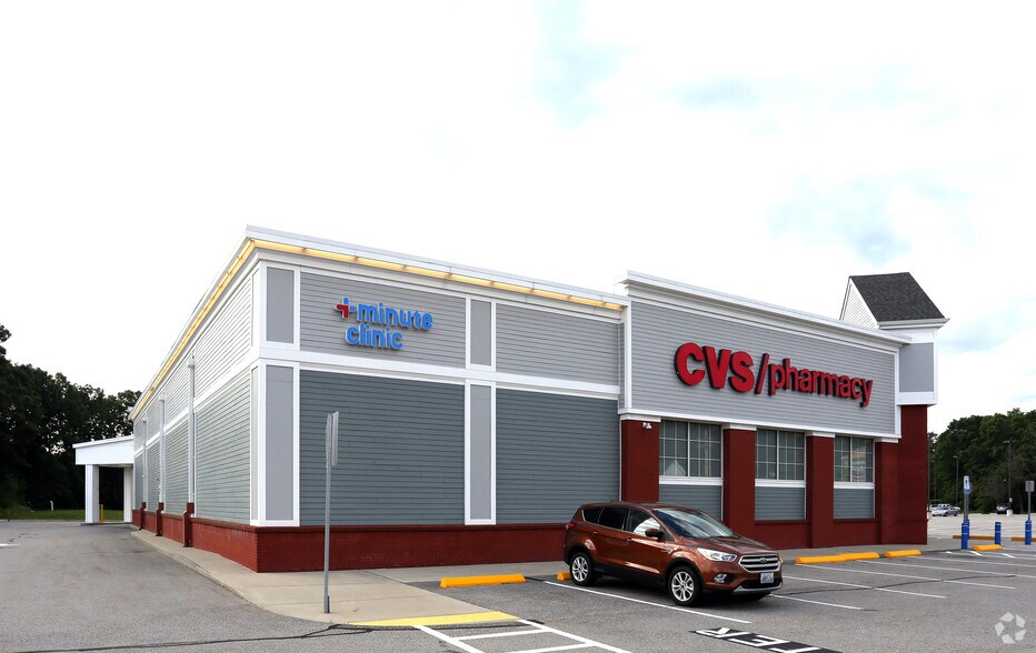 More Photos Of 1479 Newman Ave, Seekonk General Retail For Sale