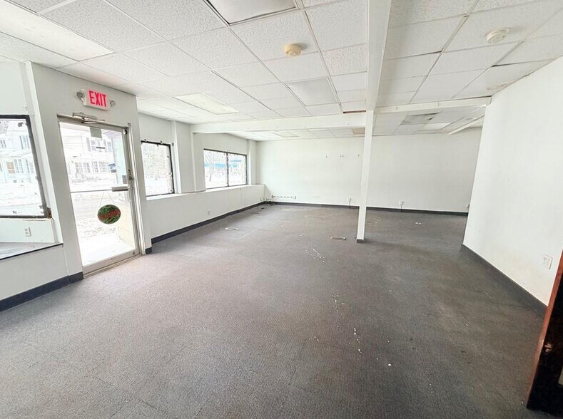 More Photos Of 87 Lake St, Hamburg General Retail For Sale