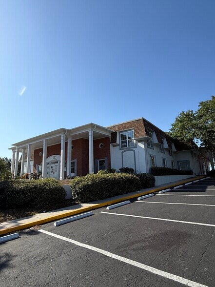More Photos Of 4526-4532 US Hwy 19, New Port Richey Bank For Lease