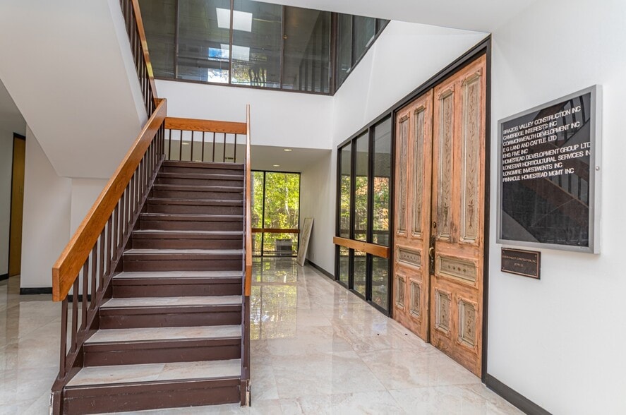 More Photos Of 4500 Carter Creek Pky, Bryan Office For Lease