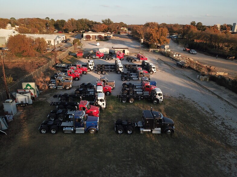 More Photos Of 2700 James St, Denton Industrial For Lease