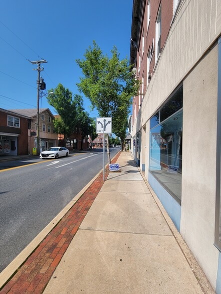 More Photos Of 19 E High St, Elizabethtown Apartments For Lease