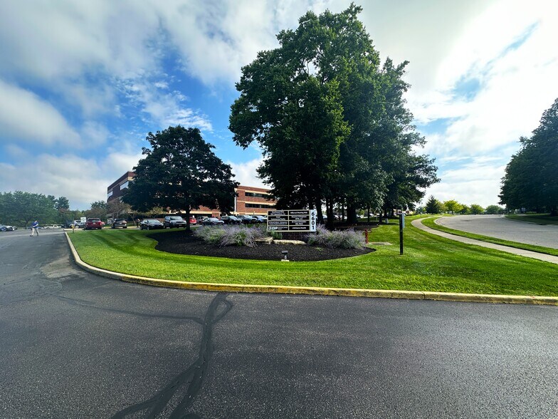 More Photos Of 6601 Centerville Business Pky, Centerville Medical For Lease