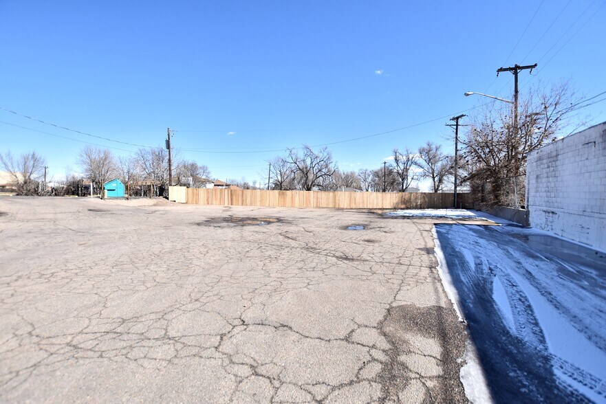 More Photos Of 2400-2408 8th Ave, Greeley Storefront Retail Office For Lease