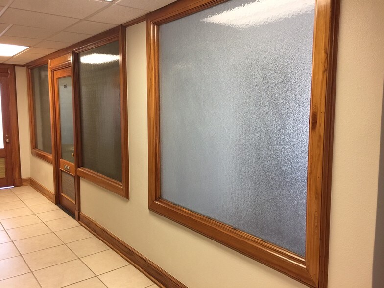 More Photos Of 900 Market St, Shreveport Office For Sale