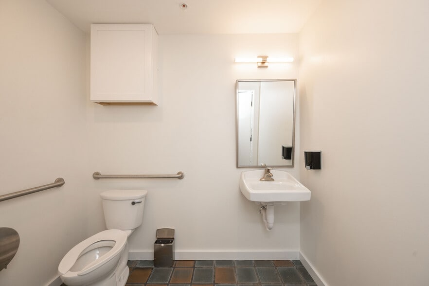 More Photos Of 1110 Truman Ave, Key West General Retail For Lease