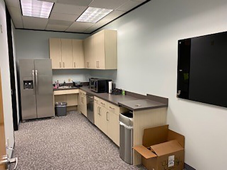 More Photos Of 3409 Executive Center Dr, Austin Unknown For Lease