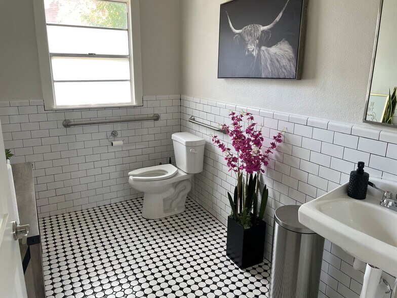 More Photos Of 1620 Enderly Pl, Fort Worth Medical For Lease