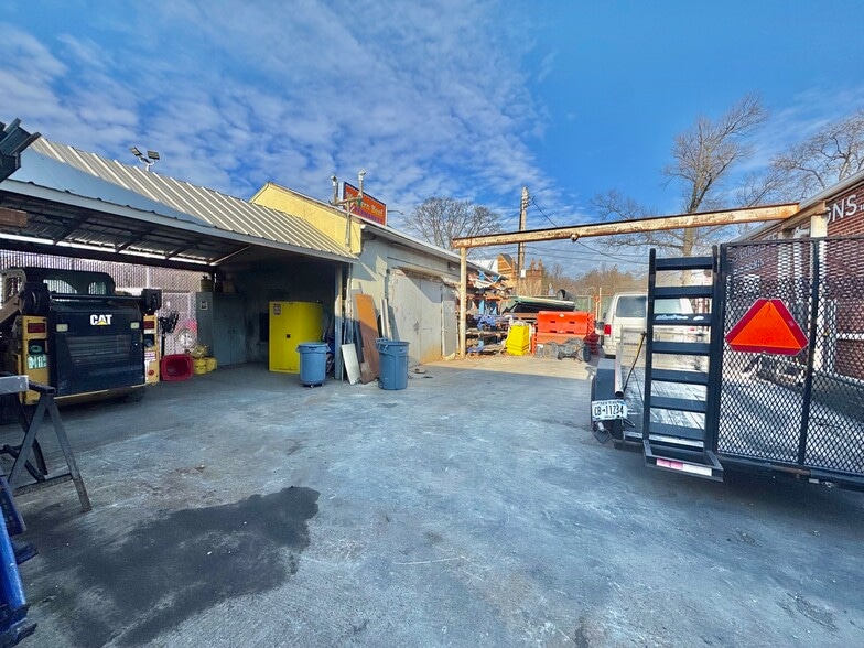 More Photos Of 824 Jamaica Ave, Brooklyn Freestanding For Sale